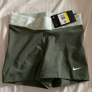 Women’s Nike Compression Shorts (S)